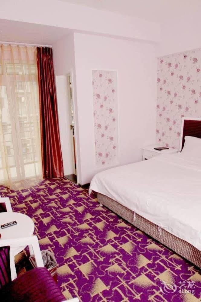 Chengdu Lilac Hotel Fei Cheng Branch Екстериор снимка
